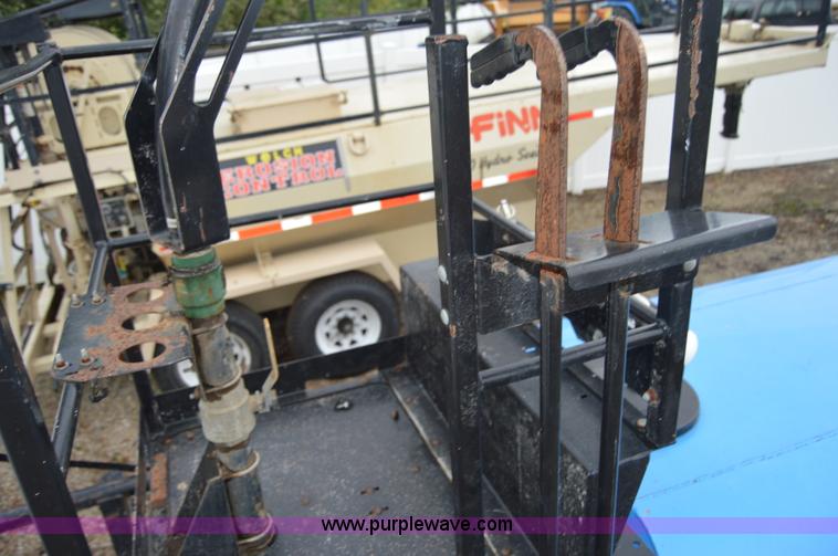 image for item AW9183 Kincaid 750 AGI gator aero seeder