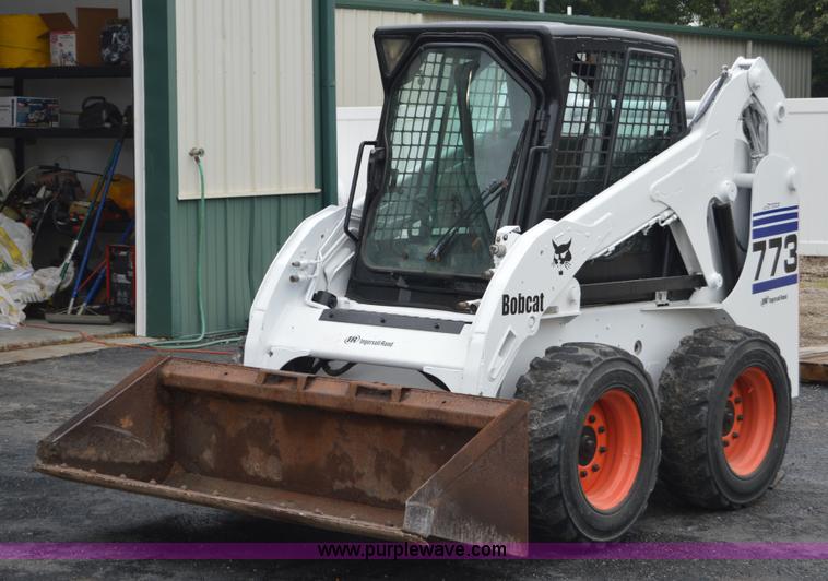 image for item AW9185 2000 Bobcat 773 skid steer
