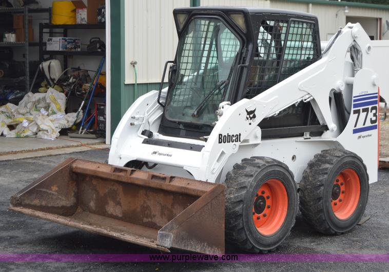 image for item AW9185 2000 Bobcat 773 skid steer