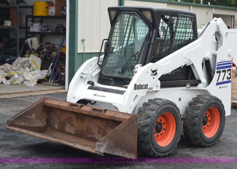 image for item AW9185 2000 Bobcat 773 skid steer