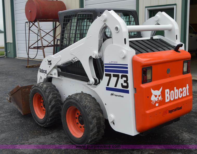image for item AW9185 2000 Bobcat 773 skid steer