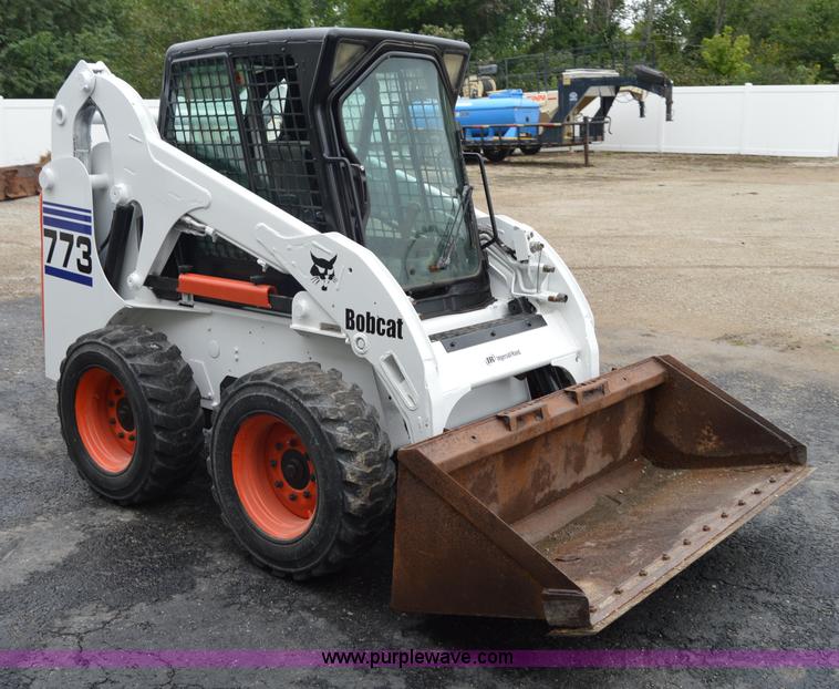 image for item AW9185 2000 Bobcat 773 skid steer