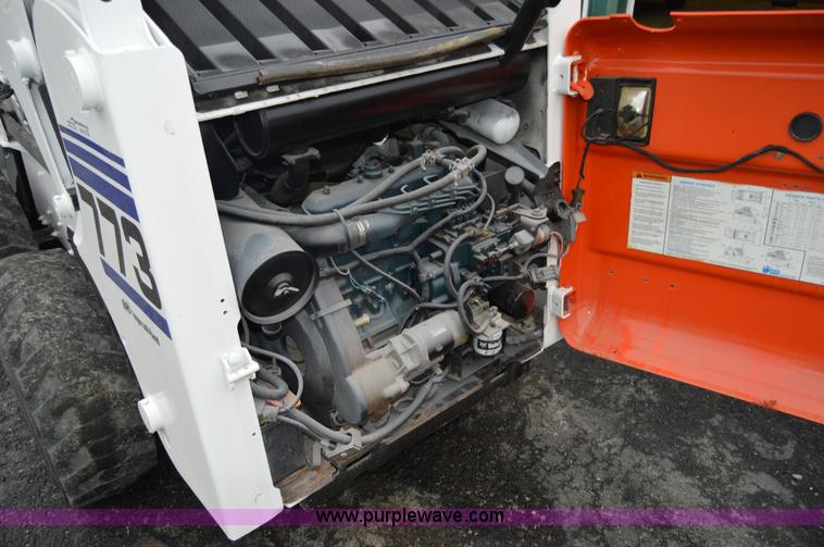 image for item AW9185 2000 Bobcat 773 skid steer