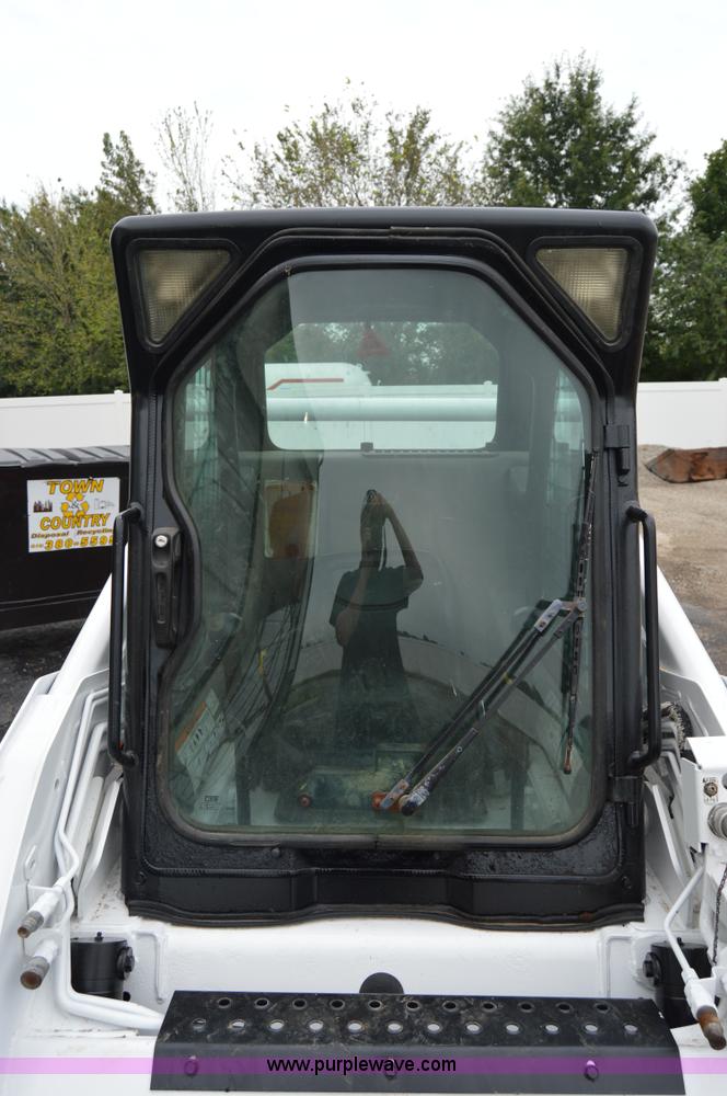image for item AW9185 2000 Bobcat 773 skid steer