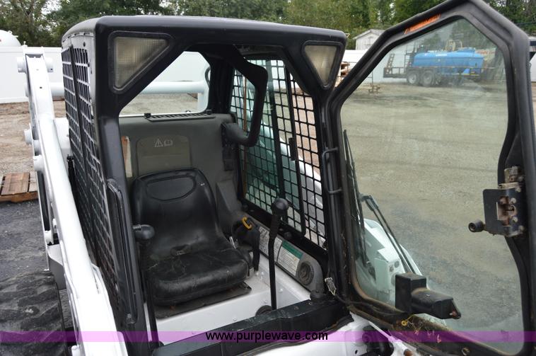 image for item AW9185 2000 Bobcat 773 skid steer