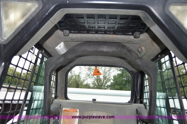 image for item AW9185 2000 Bobcat 773 skid steer