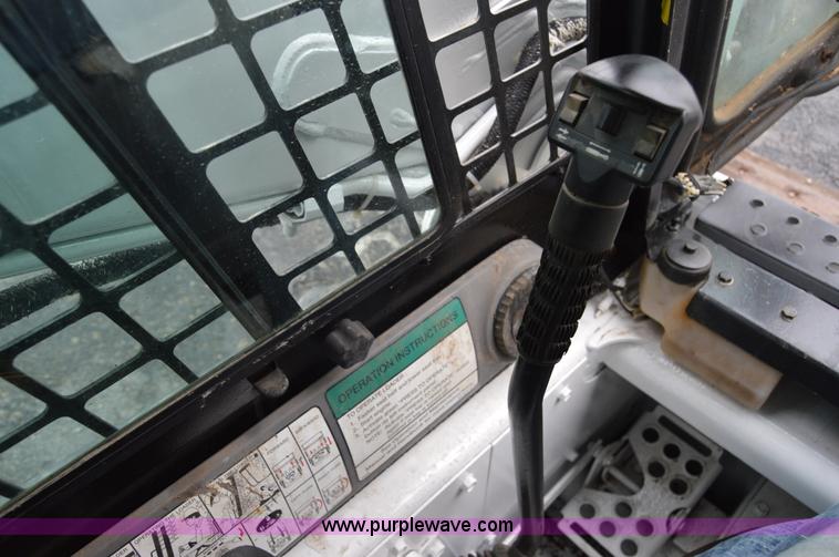 image for item AW9185 2000 Bobcat 773 skid steer