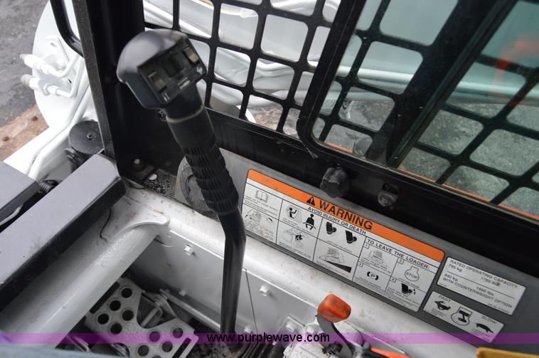 image for item AW9185 2000 Bobcat 773 skid steer