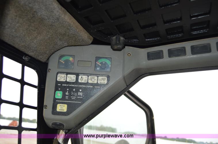 image for item AW9185 2000 Bobcat 773 skid steer