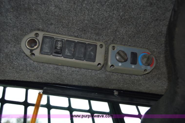 image for item AW9185 2000 Bobcat 773 skid steer