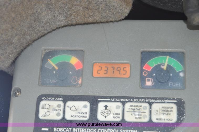 image for item AW9185 2000 Bobcat 773 skid steer