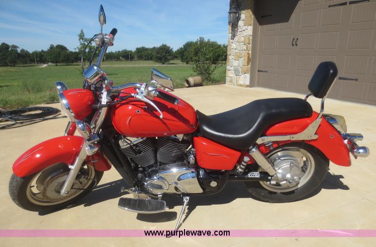 image for item AZ9163 2001 Honda Shadow Sabre motorcycle