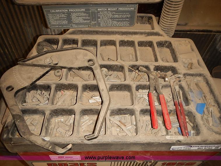 image for item BD9793 Coats 1050 solid state tire balancer