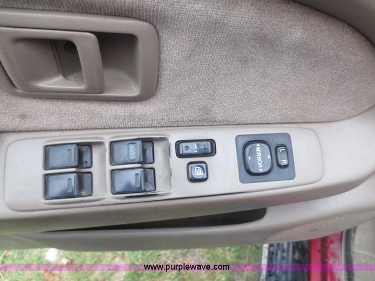 image for item D2154 2001 Toyota Tacoma SR5 Double Cab pickup truck