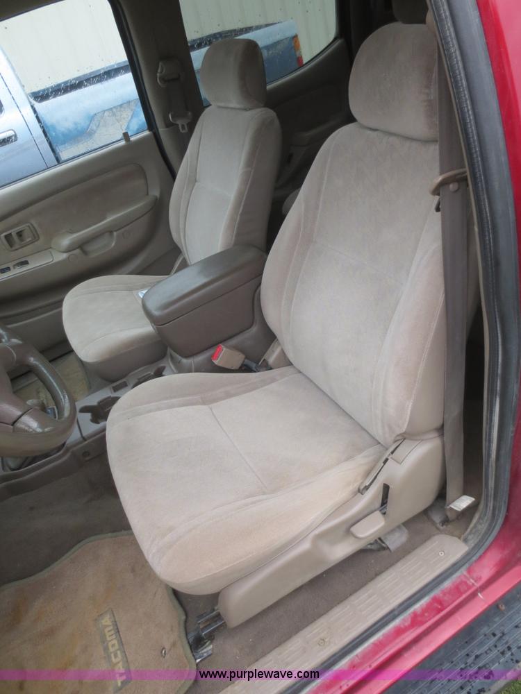 image for item D2154 2001 Toyota Tacoma SR5 Double Cab pickup truck