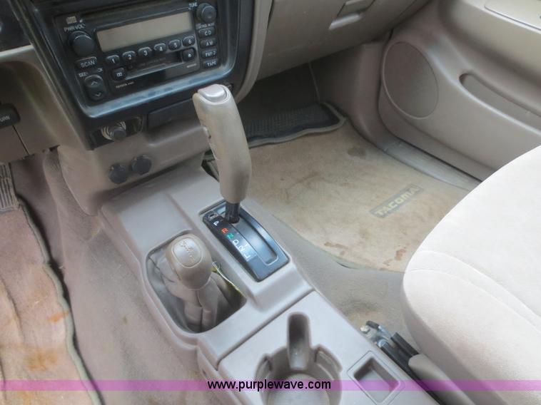 image for item D2154 2001 Toyota Tacoma SR5 Double Cab pickup truck