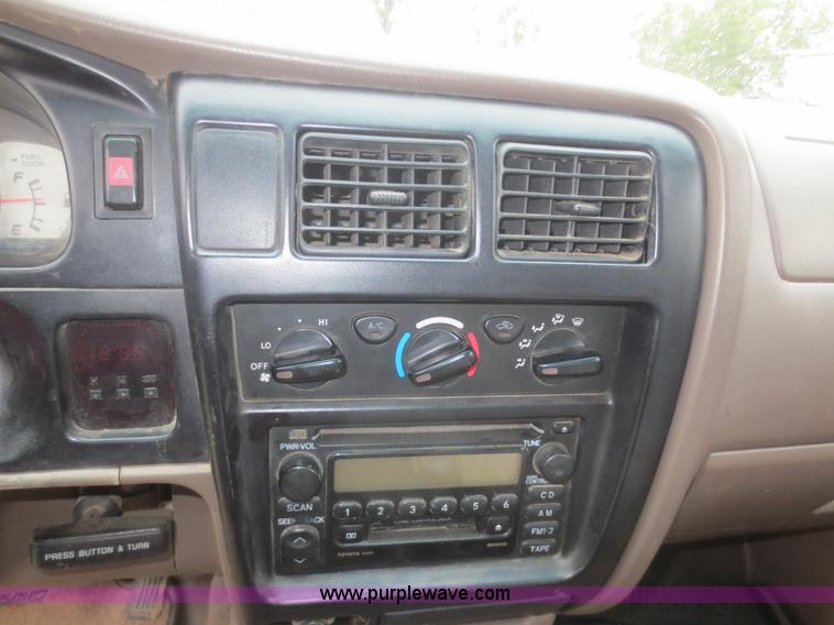 image for item D2154 2001 Toyota Tacoma SR5 Double Cab pickup truck