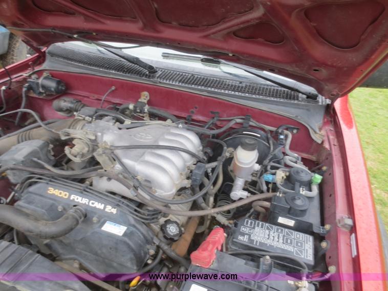 image for item D2154 2001 Toyota Tacoma SR5 Double Cab pickup truck