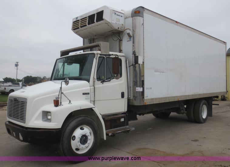 image for item D2156 2004 Freightliner FL70 refrigerated box truck