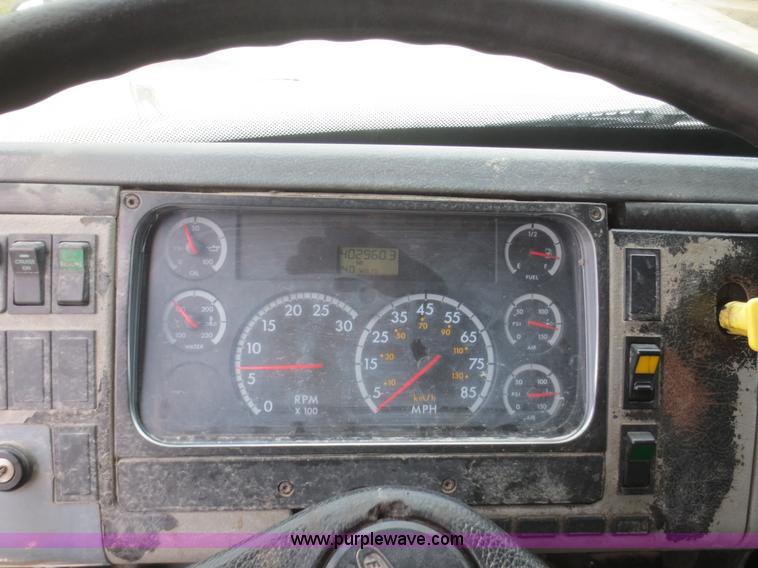 image for item D2156 2004 Freightliner FL70 refrigerated box truck