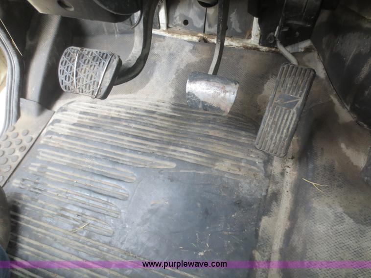 image for item D2156 2004 Freightliner FL70 refrigerated box truck