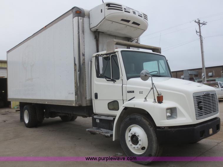 image for item D2157 2004 Freightliner FL70 refrigerated box truck