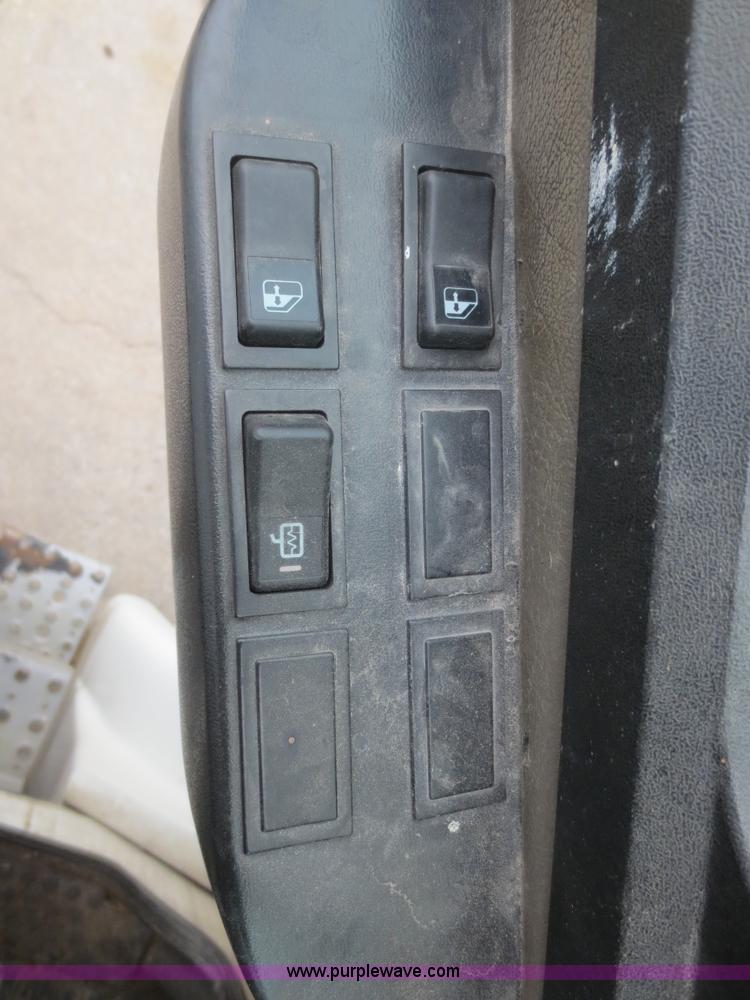 image for item D2157 2004 Freightliner FL70 refrigerated box truck