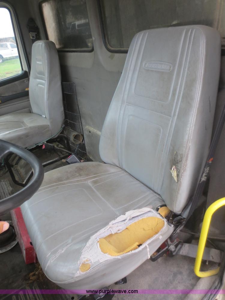 image for item D2157 2004 Freightliner FL70 refrigerated box truck