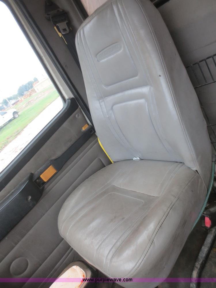 image for item D2157 2004 Freightliner FL70 refrigerated box truck