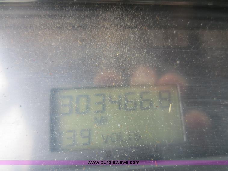 image for item D2157 2004 Freightliner FL70 refrigerated box truck