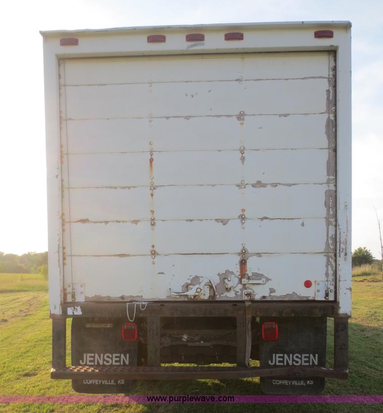 image for item D2161 2000 Ford F550 box truck