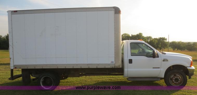 image for item D2161 2000 Ford F550 box truck