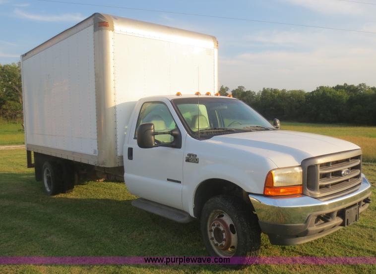 image for item D2161 2000 Ford F550 box truck
