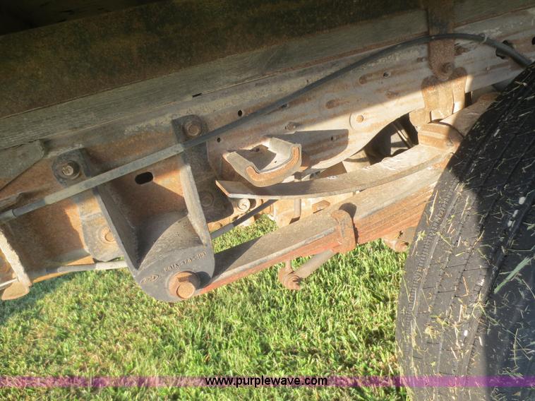 image for item D2161 2000 Ford F550 box truck