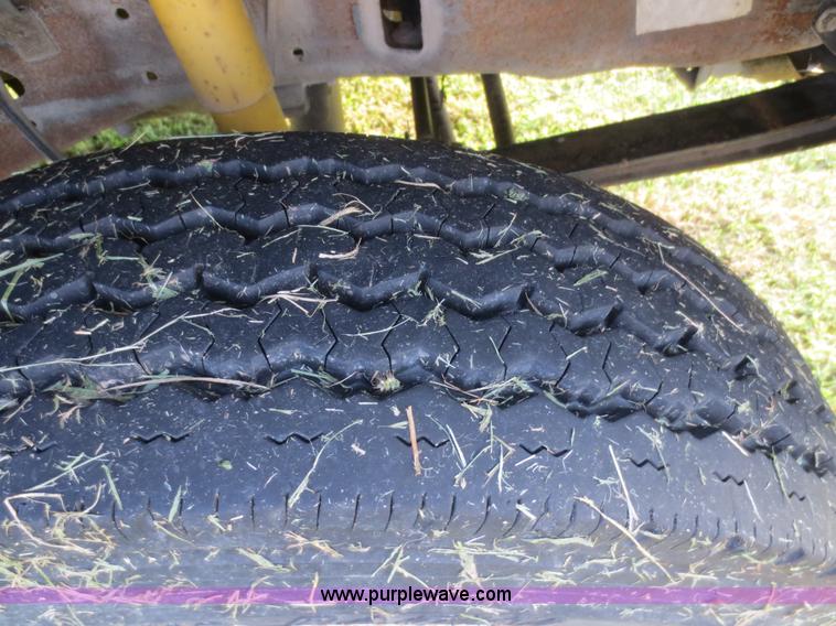 image for item D2161 2000 Ford F550 box truck