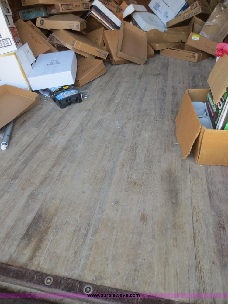 image for item D2161 2000 Ford F550 box truck