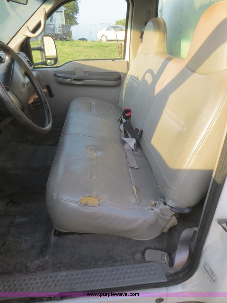 image for item D2161 2000 Ford F550 box truck