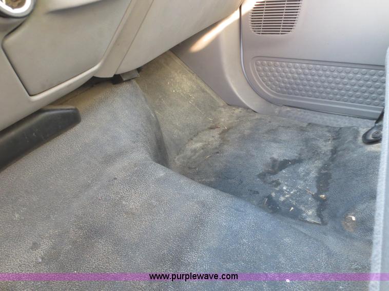 image for item D2161 2000 Ford F550 box truck