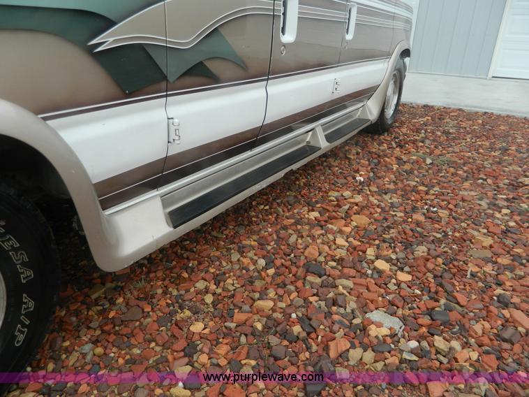 image for item D6107 1999 Ford Econoline E150 conversion van