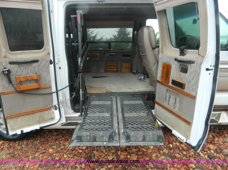 image for item D6107 1999 Ford Econoline E150 conversion van