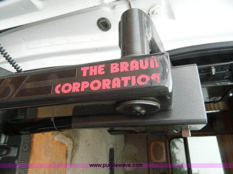 image for item D6107 1999 Ford Econoline E150 conversion van