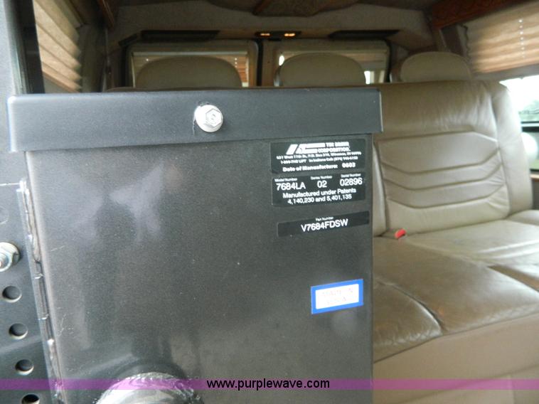 image for item D6107 1999 Ford Econoline E150 conversion van