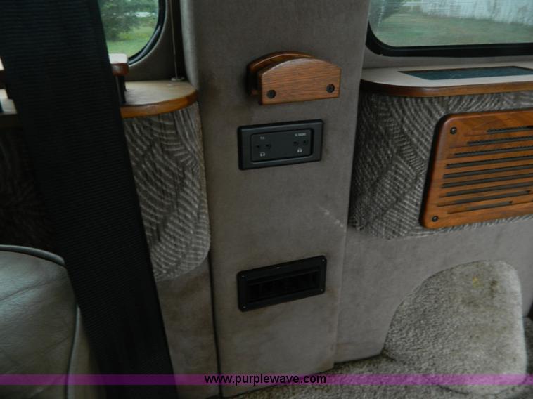 image for item D6107 1999 Ford Econoline E150 conversion van