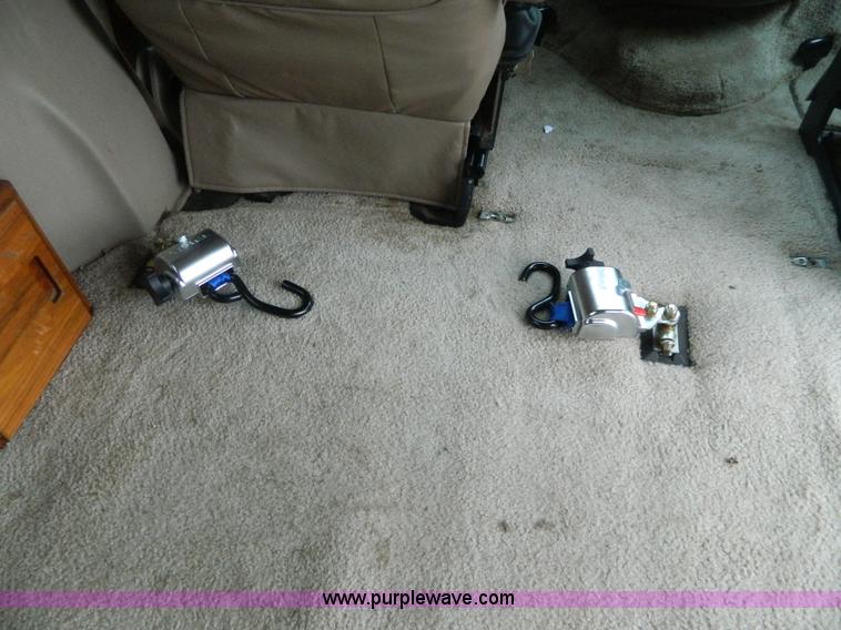 image for item D6107 1999 Ford Econoline E150 conversion van