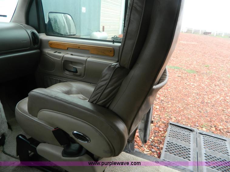 image for item D6107 1999 Ford Econoline E150 conversion van