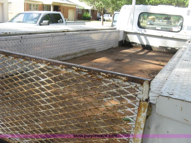 image for item E7964 1996 GMC W4-Forward utility truck