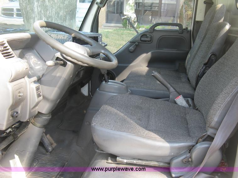 image for item E7964 1996 GMC W4-Forward utility truck