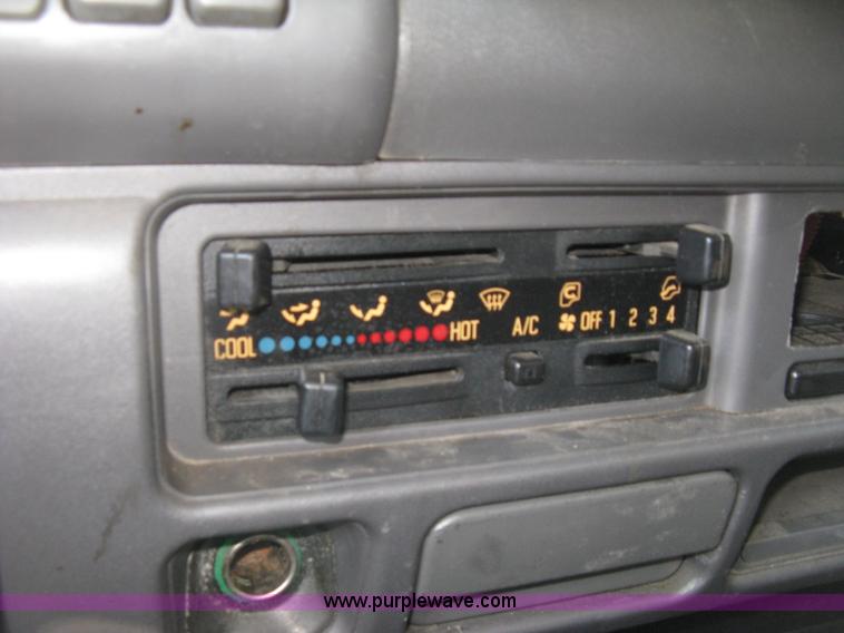 image for item E7964 1996 GMC W4-Forward utility truck