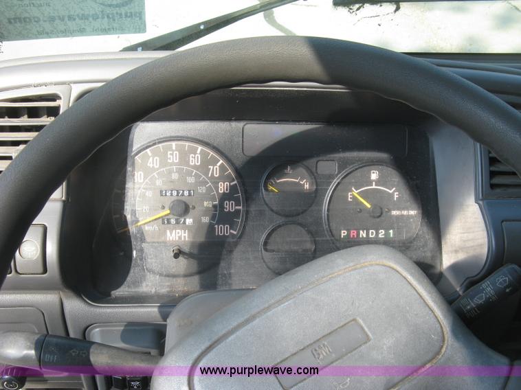 image for item E7964 1996 GMC W4-Forward utility truck