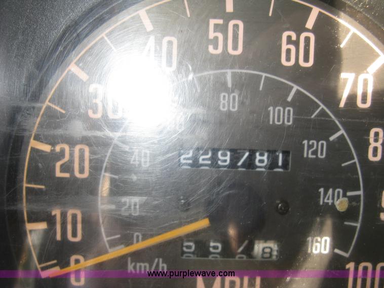 image for item E7964 1996 GMC W4-Forward utility truck